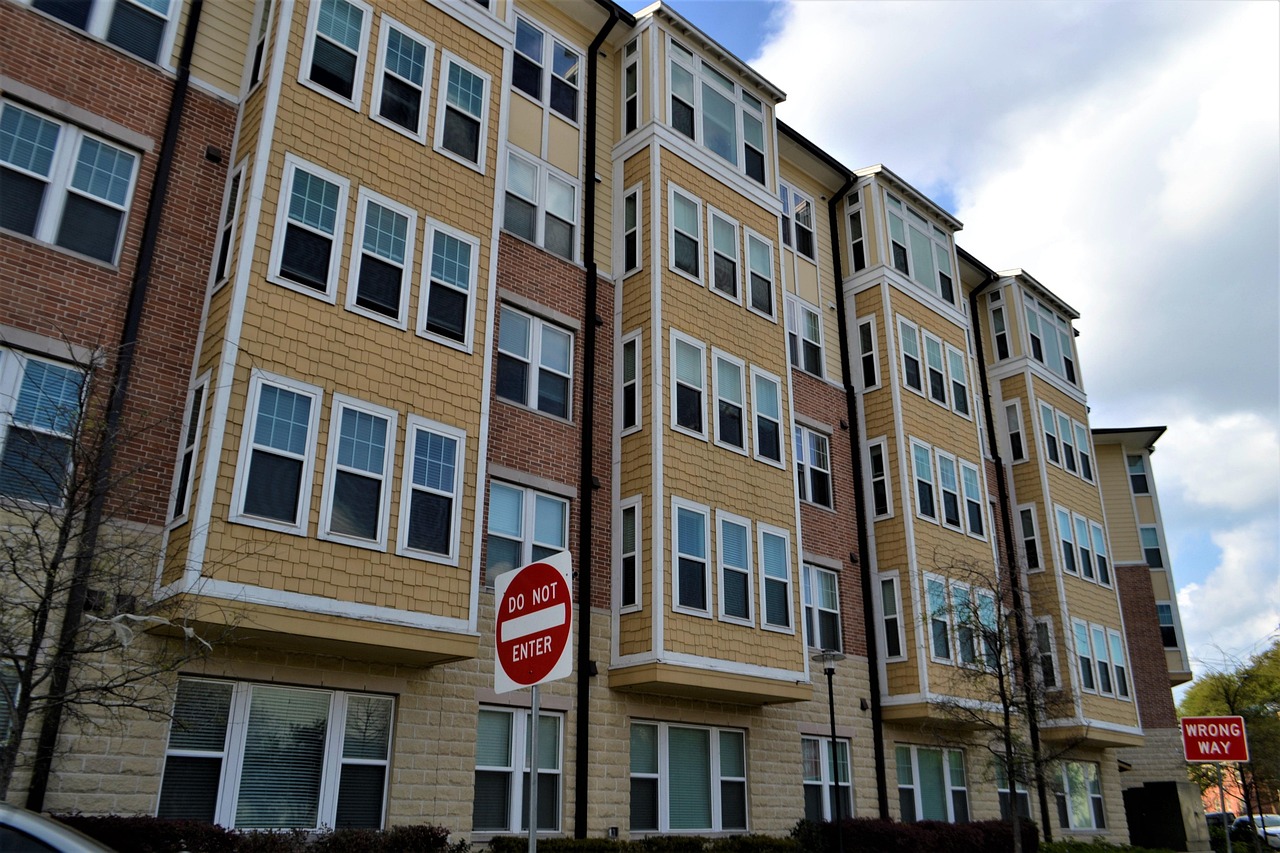 Apartments at 123 Smith Road
